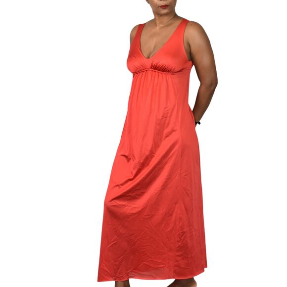 Vintage Vanity Fair Silky Red Nightgown 70s Nylon Goddess Long Maxi Lingerie XS - Picture 3 of 16